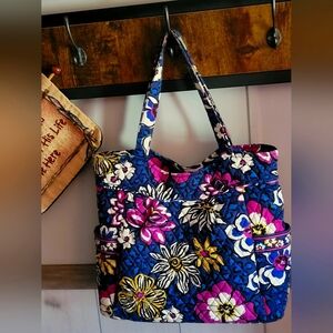 VERA BRADLEY TOTE